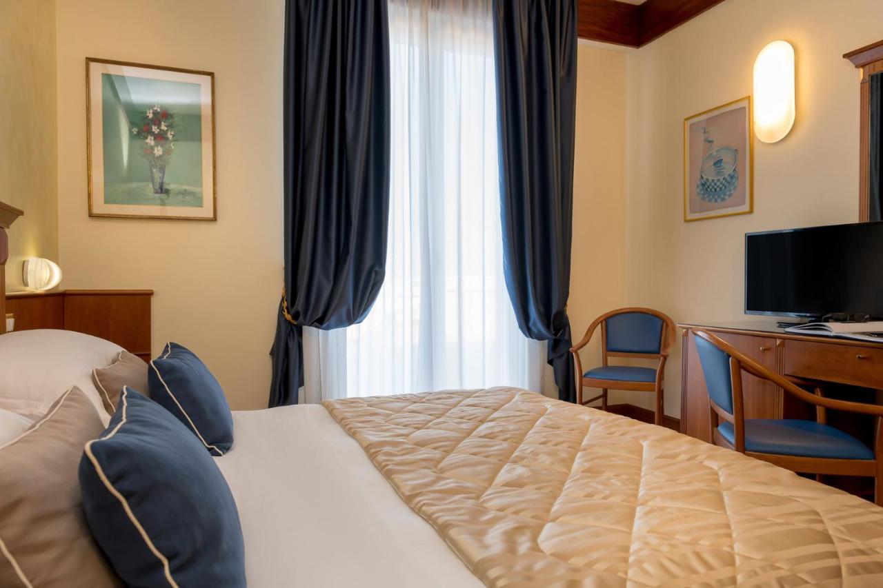 Triple Room Terrace,1226972660:JPEG