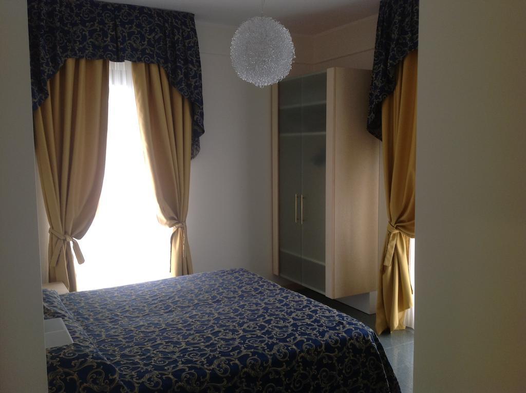 Doppelzimmer mit seitlichem Meerblick