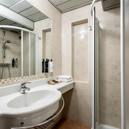 Waldorf Suite Hotel-3